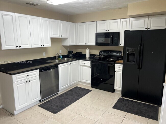 Photo - 4731 SW 25th Ave