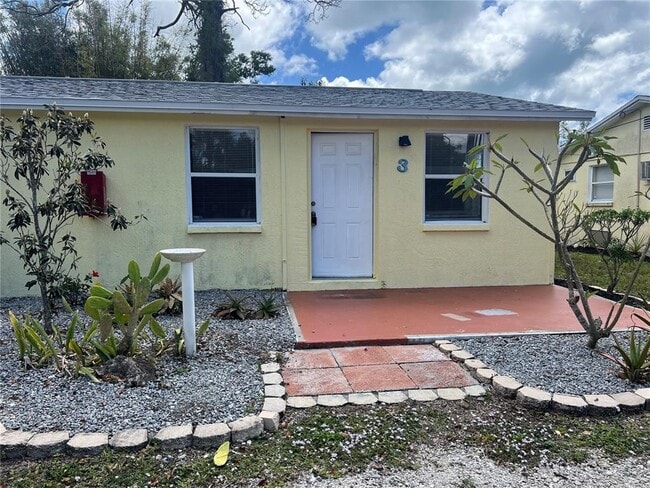 Photo - 255 Pineapple St