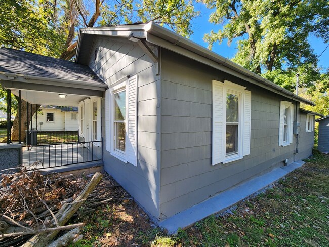 Photo - Spacious 2-Bedroom, 1-Bathroom Home AVAILABLE NOW!!
