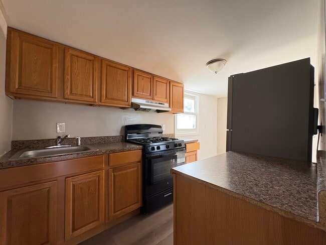 Photo - 306 S 10th St Apartments Unit 3