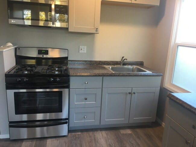 Building Photo - 4770 Soquel Dr Unit B Rental