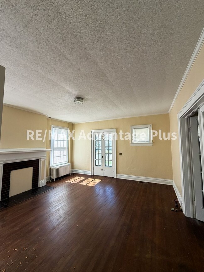 Photo - 106 Grove St Unit B