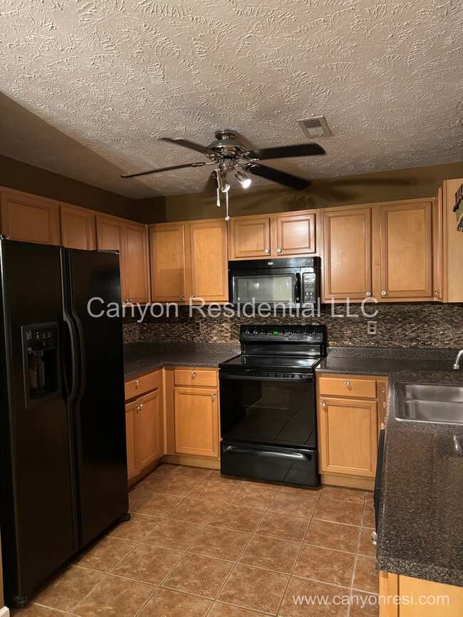 Photo - Beautiful home with 3 bedrooms!