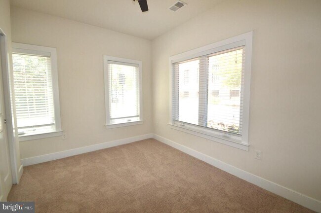 Photo - 408 Stabler Ln