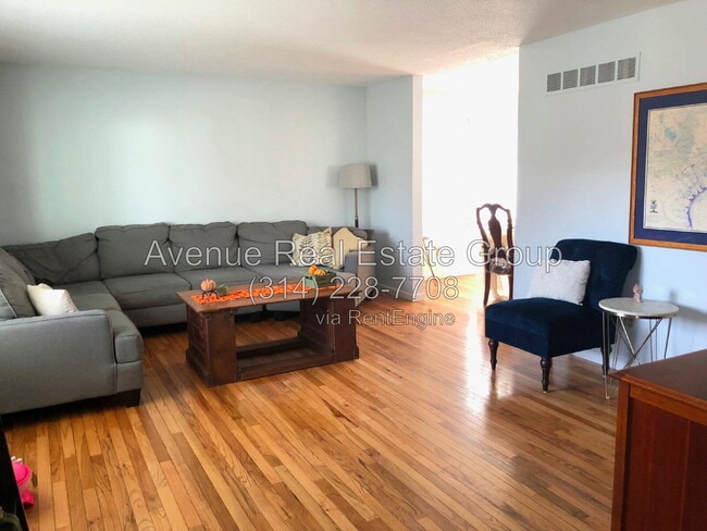Photo - 733 Jares Ct