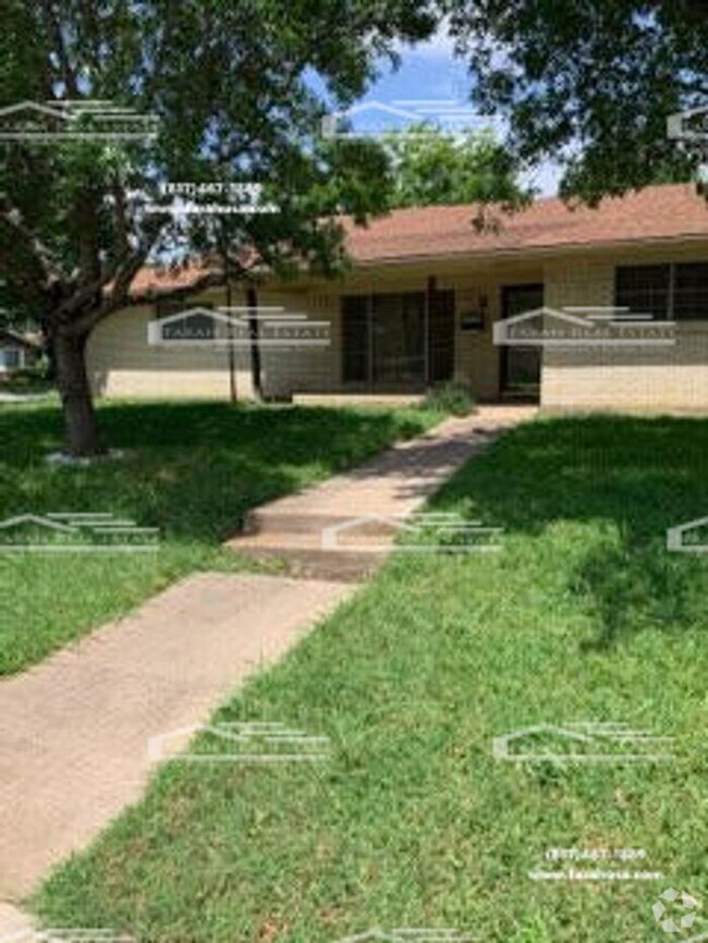 Building Photo - Spacious 4/2 House located in Fort Worth