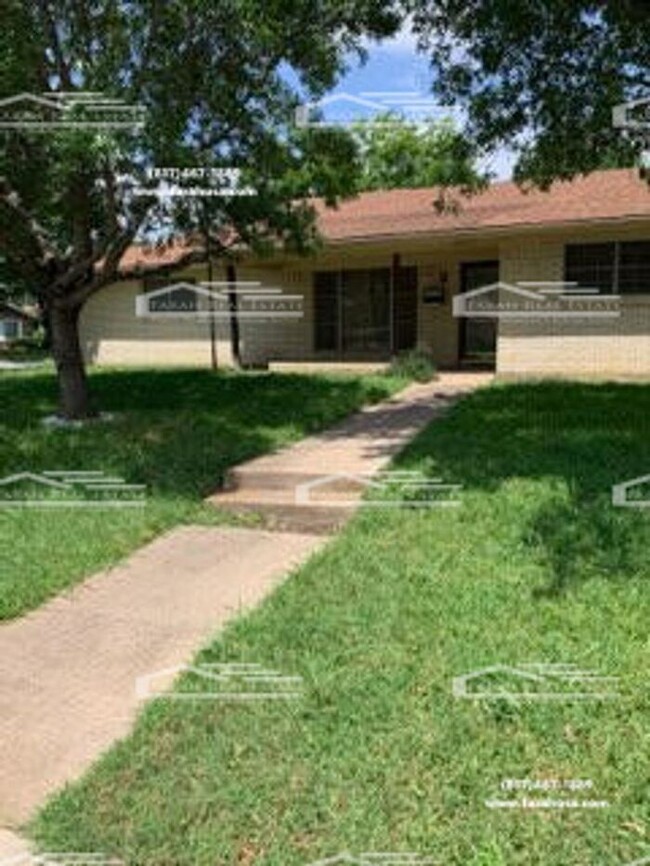 Spacious 4/2 House located in Fort Worth - Spacious 4/2 House located in Fort Worth
