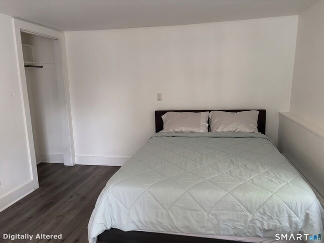 57 Oak St Unidad 1 Rear