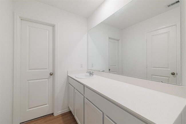 Photo - 3110 Spanish Oak Ln