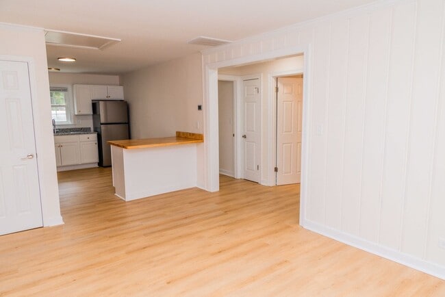 Photo - 103 Cresap Rd Unit Apt #B