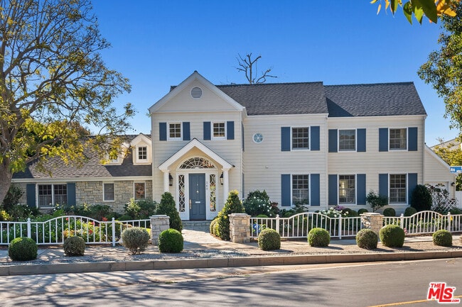 Photo - 360 Alma Real Dr