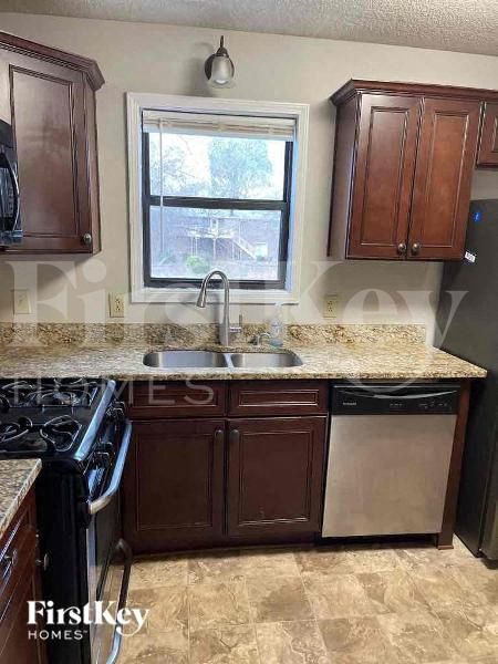 Photo - 4430 Lost Mountain Dr