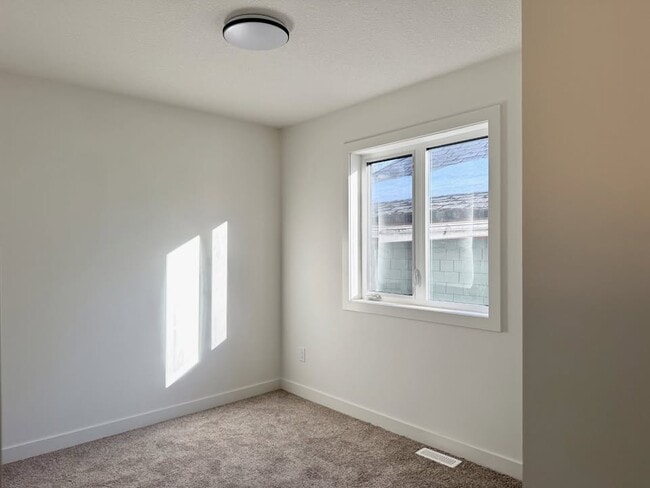 Photo - 11315 110a Ave NW Unit 1