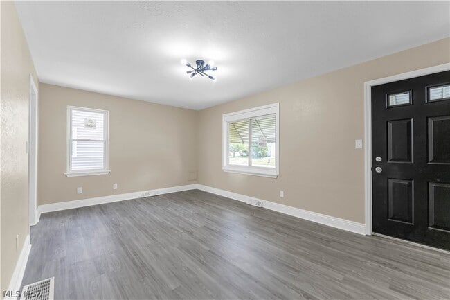 Photo - 25291 Richards Ave