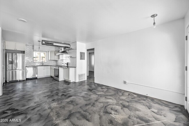 Photo - 3601 N 15th Ave Unidad 6