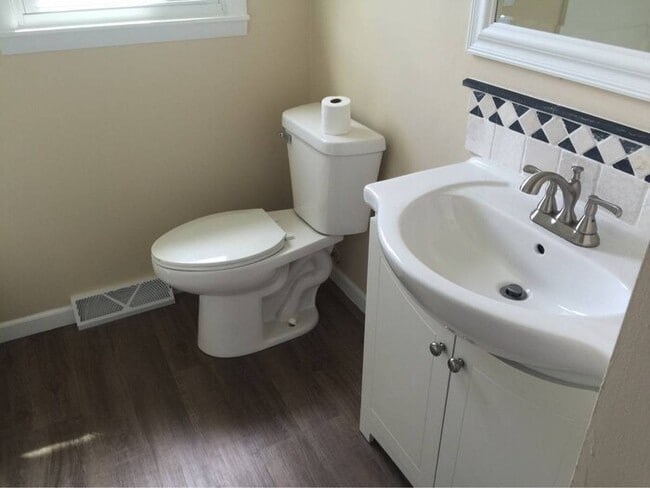 Photo - 3 bedroom 1.5 bath townhouse