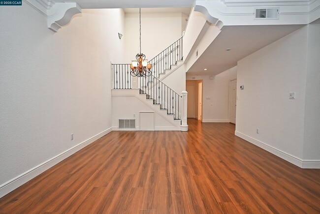 Photo - 6198 Lakeview Cir