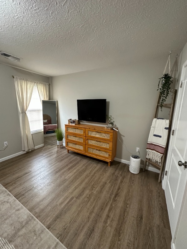 Photo - 171 St George Ln