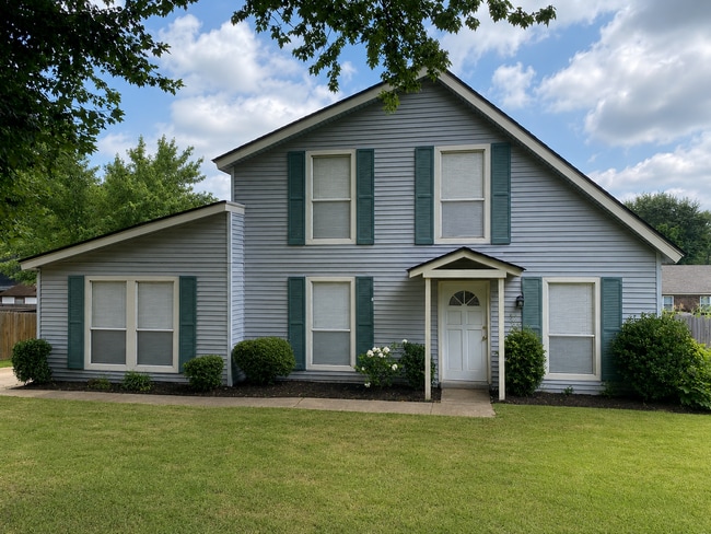 Building Photo - 3136 Sycamore View Rd