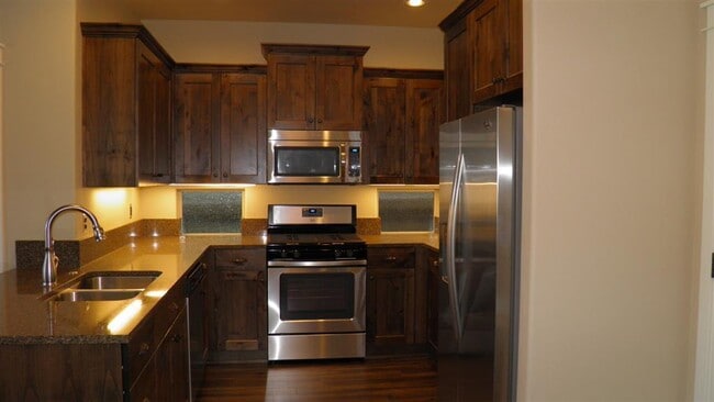 Photo - 20801 NE Sierra Dr