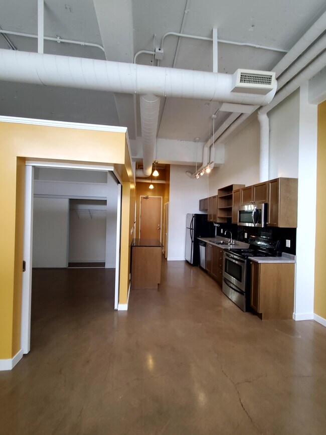 Photo - 404 King St E Unit 228