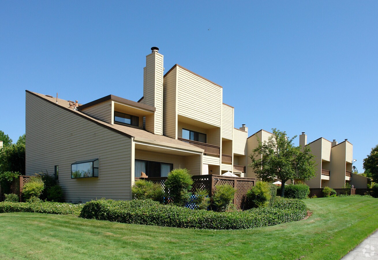 Valley View Townhomes - Valley View Townhomes