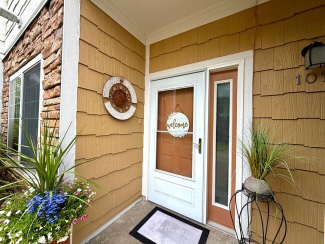 Building Photo - 4765 Hahns Peak Dr