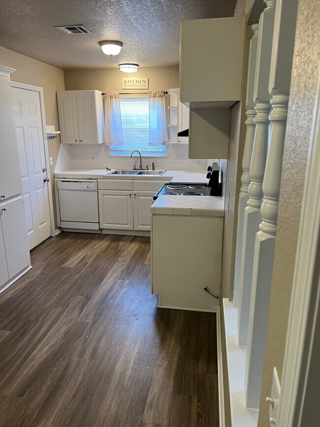 Photo - 1031 Carlisle Cir