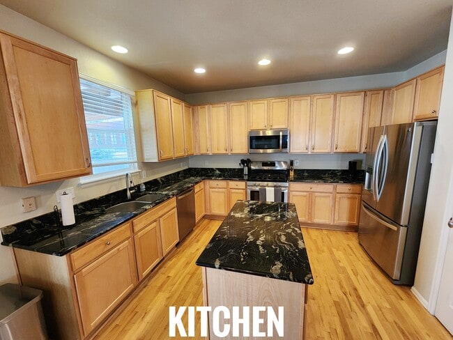 Photo - 2060 Dewhirst Dr Unit 3