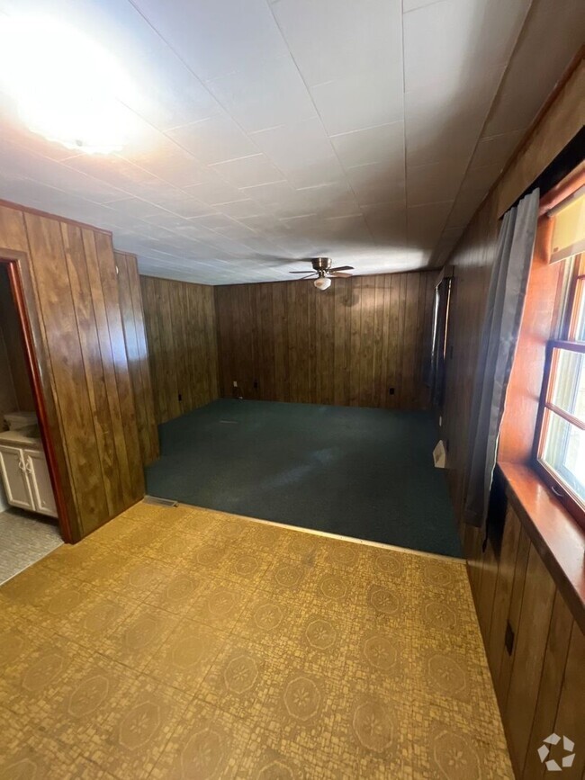 Building Photo - Rooster 4 Plex &amp; Mobile Home Unit 16945 #1 Rooster Ln