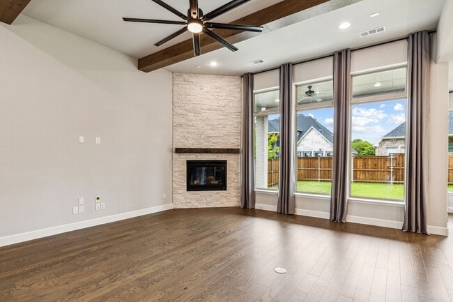 Photo - 2232 Grey September St