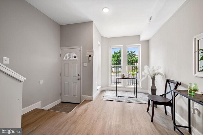 Building Photo - 1607 Clifton Ave Rental