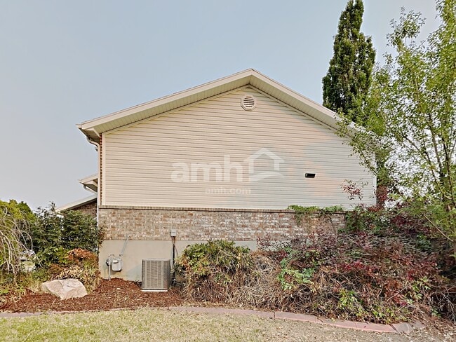 Photo - 1452 S 1350 W