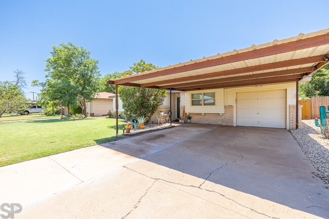 Photo - Charming 3 bedroom, 2 bath in Great Location!