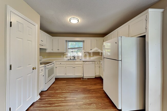 Photo - 1300 Summit Point Ln