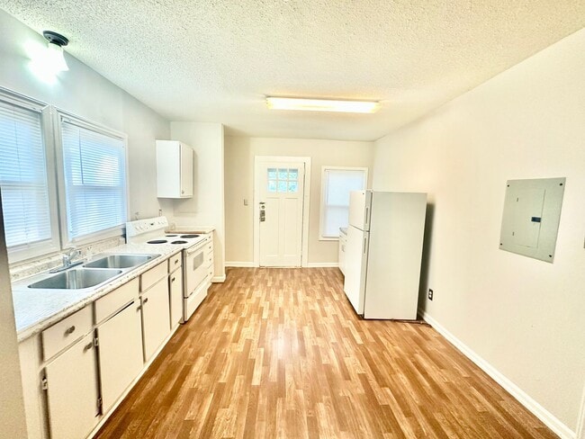 Photo - 1417 Ebenezer Rd
