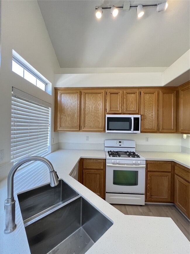 Photo - 6 Mansera Pl