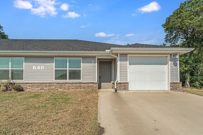 Building Photo - 640 Hidden Springs Dr Unit 3 Rental
