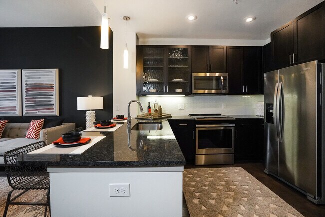 1BD, 1BA - 719SF - Kitchen