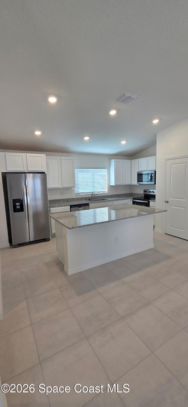 Photo - 2091 Vinifera Dr