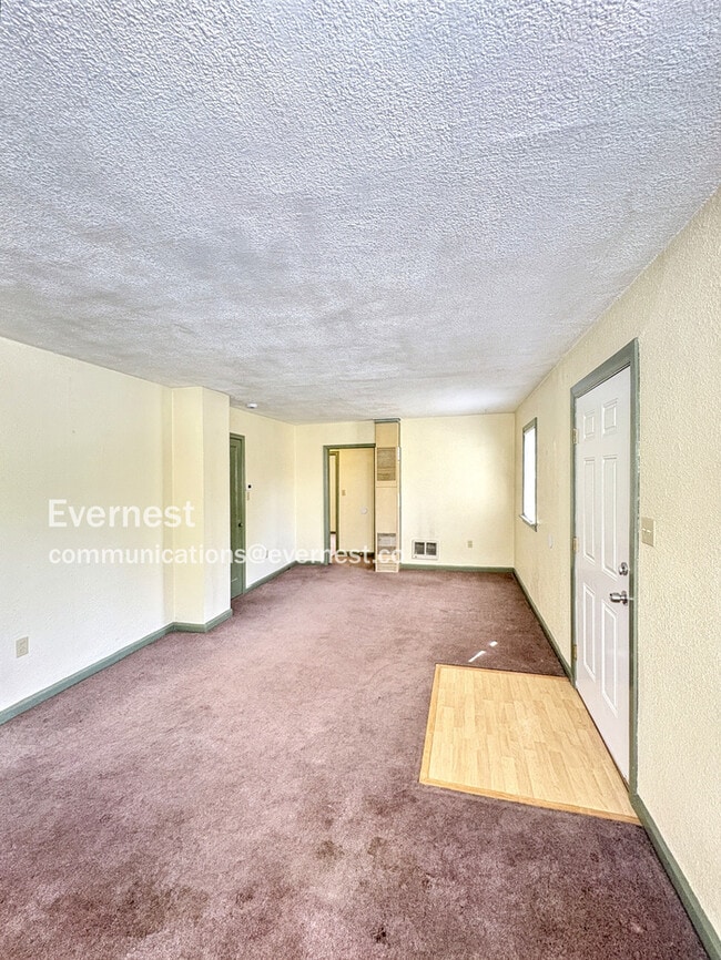 Photo - 509 3rd St SW