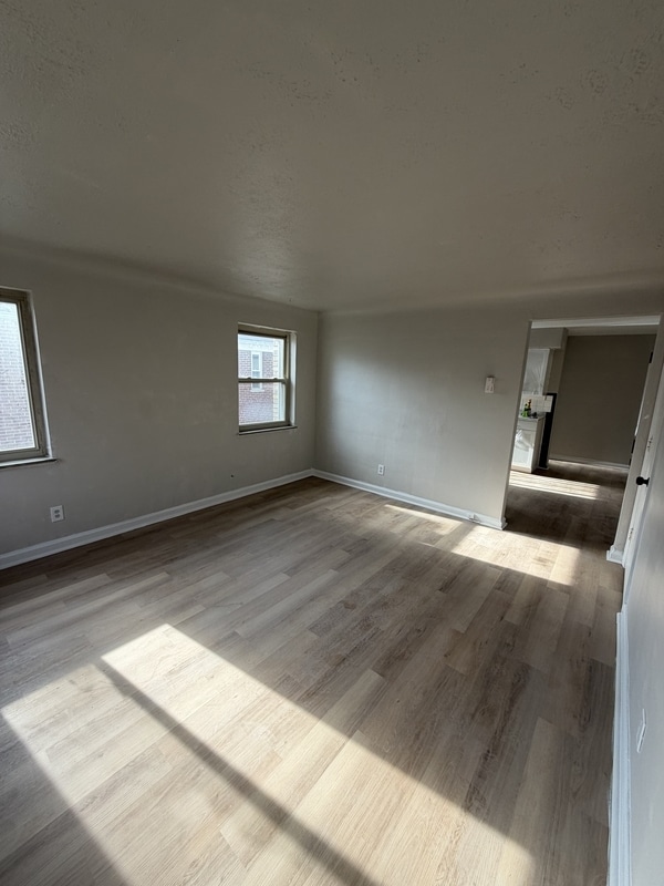 Building Photo - 7139 Eastlawn Dr