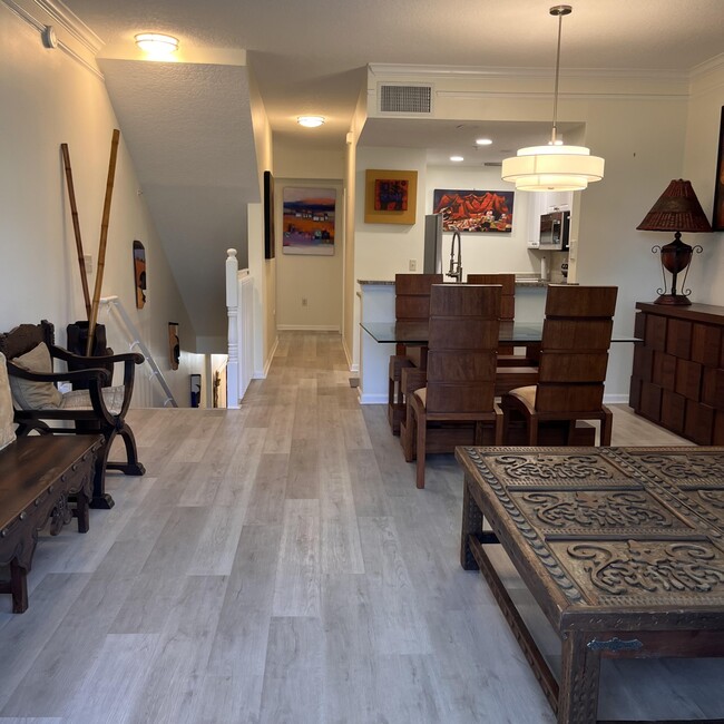 Photo - 2018 Alta Meadows Ln