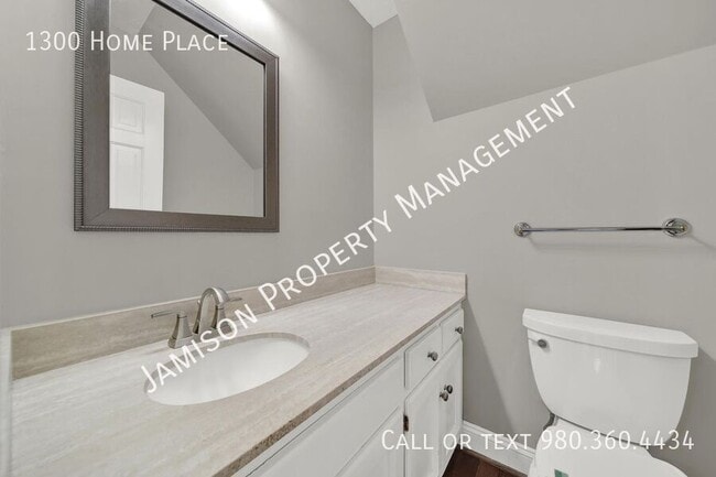 Photo - 1300 Home Pl