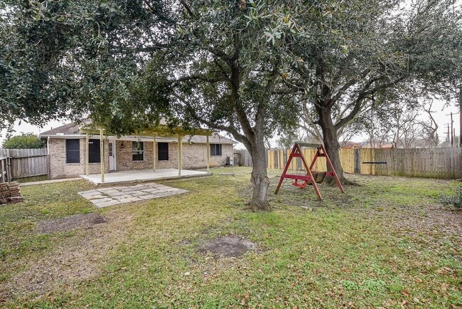 Building Photo - 2502 6th Ave N