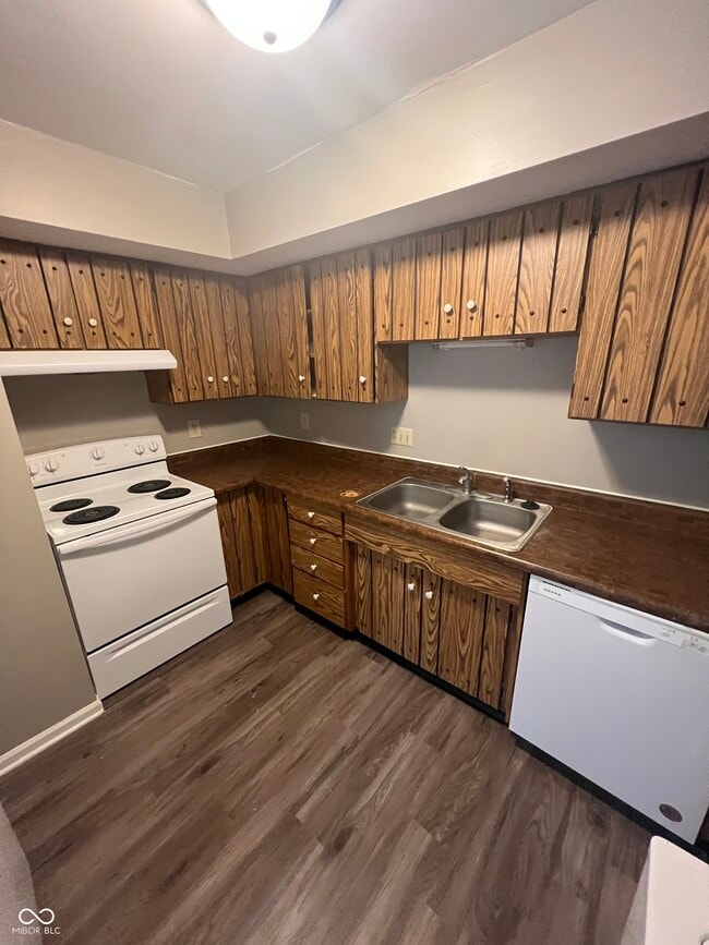 Photo - 1320 Millerwood Ct Unidad 4