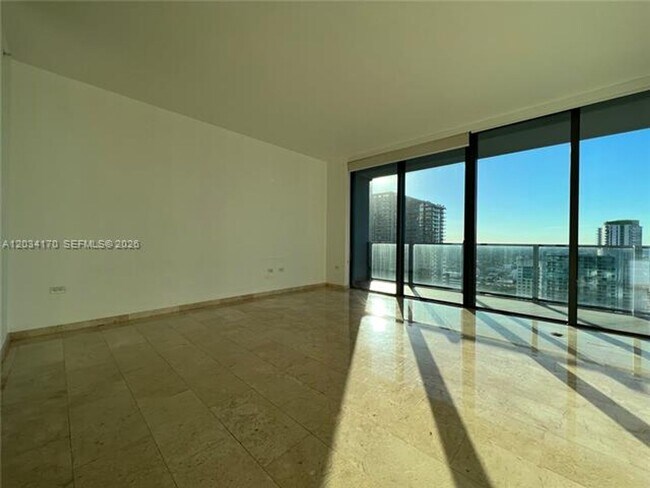 Photo - 68 SE 6th St Unidad 68 SE 6th St # 3308