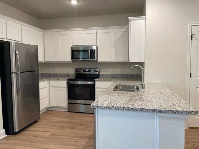 Photo - 10330 Lynwood Vlg