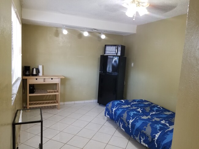 Furnished View - 2842 Van Buren St Unit 2840