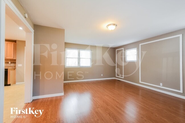 Photo - 385 Humes Ln